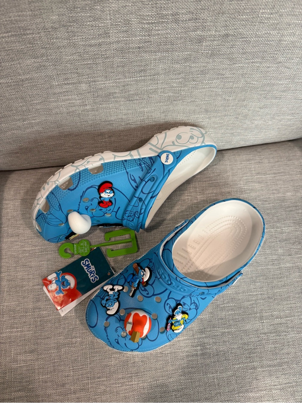 NWT CROCS Adults SMURFS CLASSIC CLOG Light Blue Men's 7 Women's 9